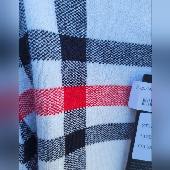 Beautiful sweater! - Picture 4 of 6